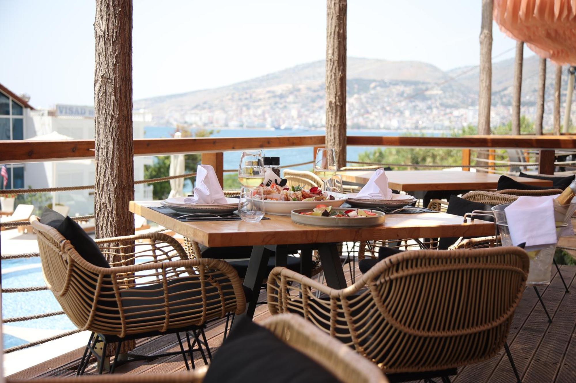 Harbour Hotel Саранде Екстериор снимка