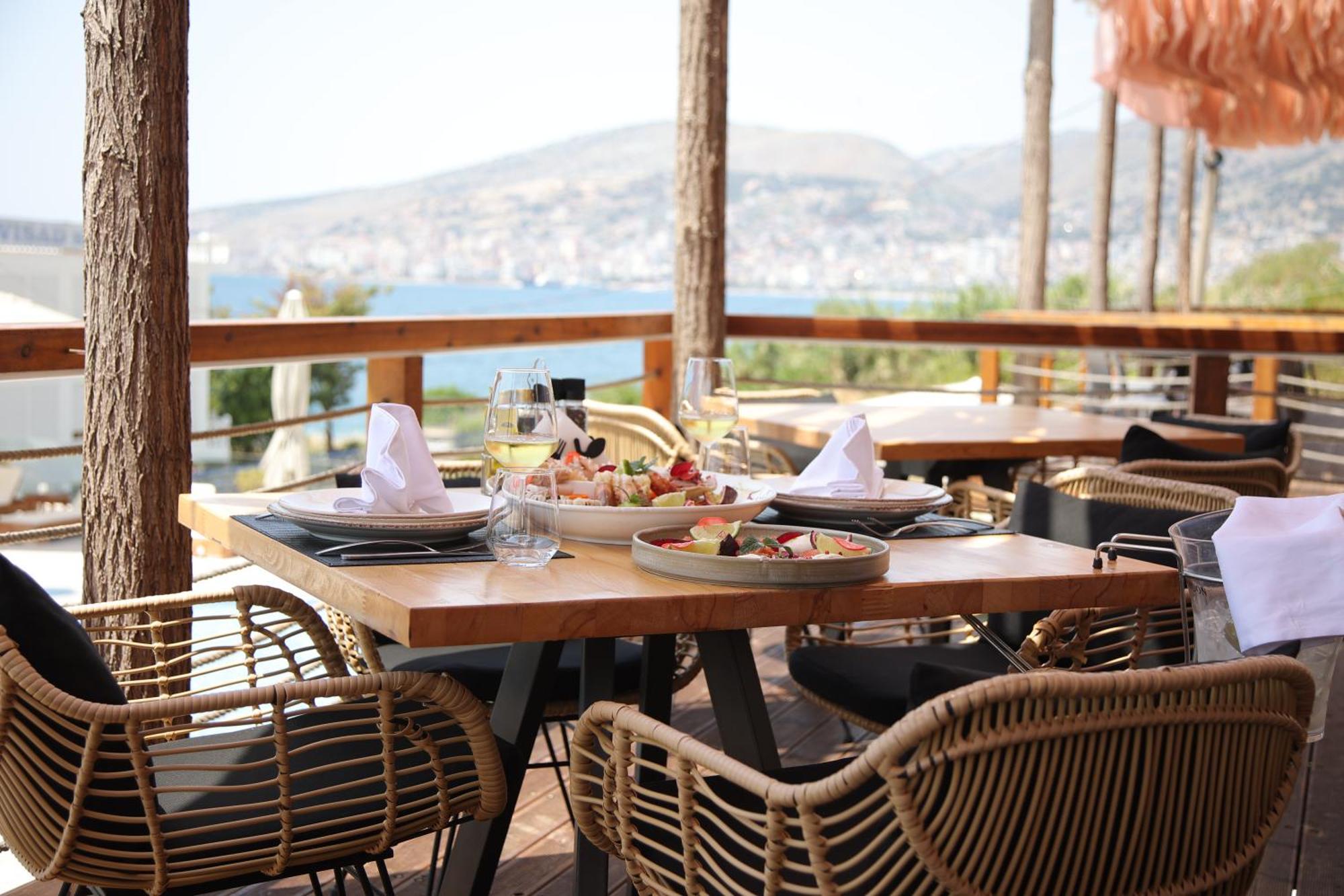 Harbour Hotel Саранде Екстериор снимка